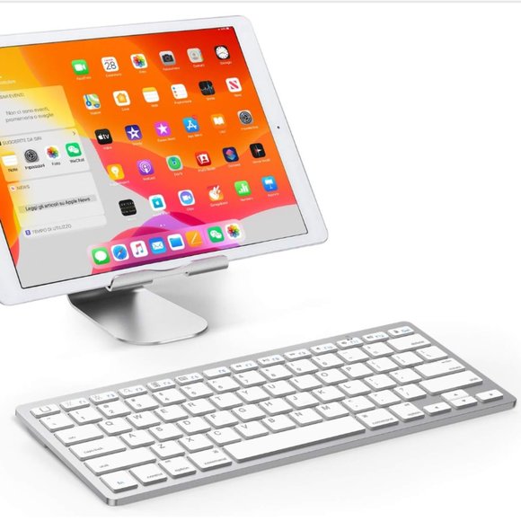 Ultra-Slim Bluetooth Keyboard for iPad - Picture 2 of 7